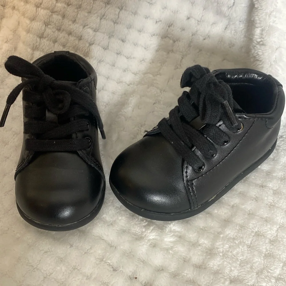 Stride rite leather baby shoes